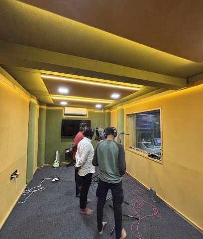 SNOWBERRY MUSIC STUDIO